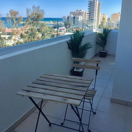 Seaview Luxury Penthouse * لارنكا